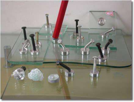 玻璃用UV胶粘接胶时出现的气泡怎么消除？